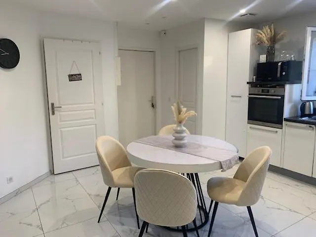 Maison T2 Avec Clim 2Mn Gare Annecy Parking Privee Villa France
